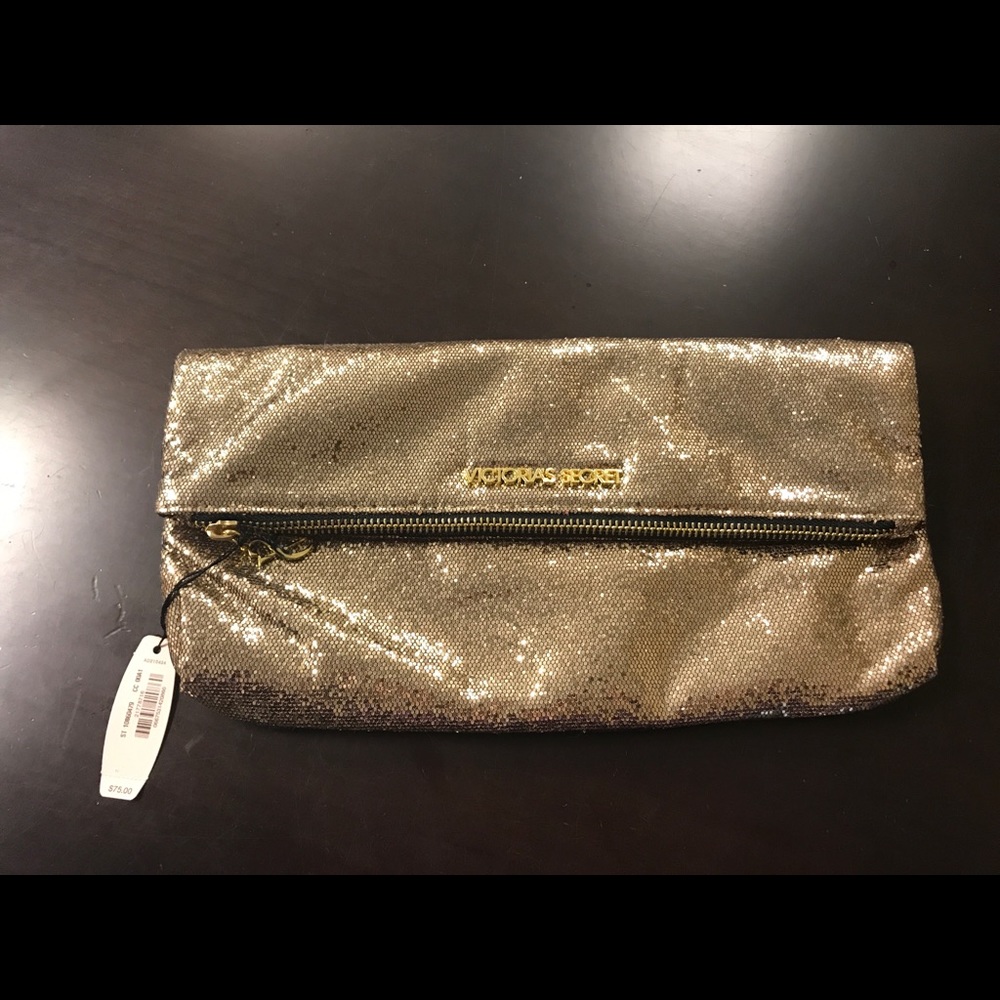 Victoria’s Secret clutch🔴